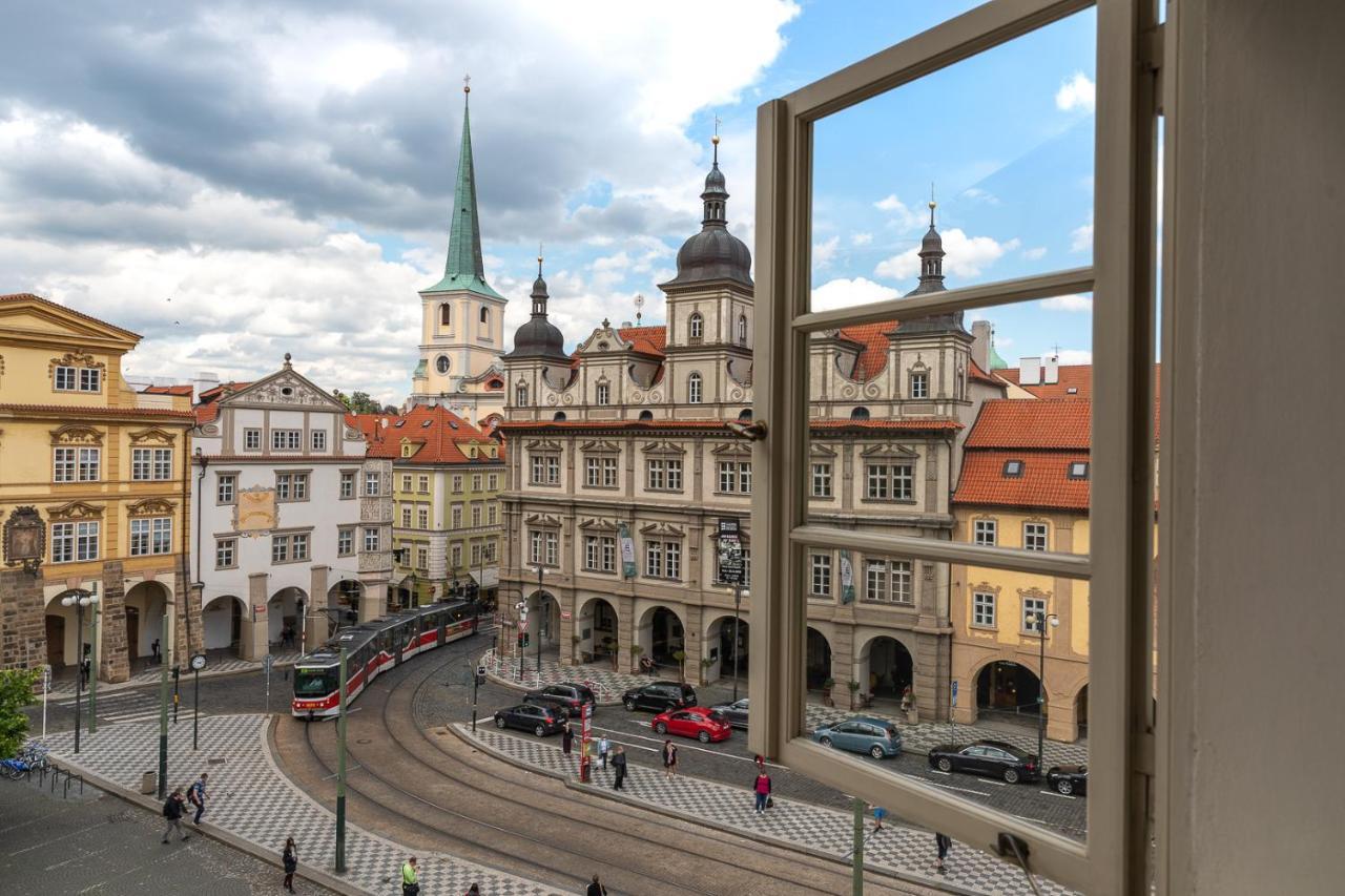 Miss Sophie'S Charles Bridge Hotel Praga Esterno foto