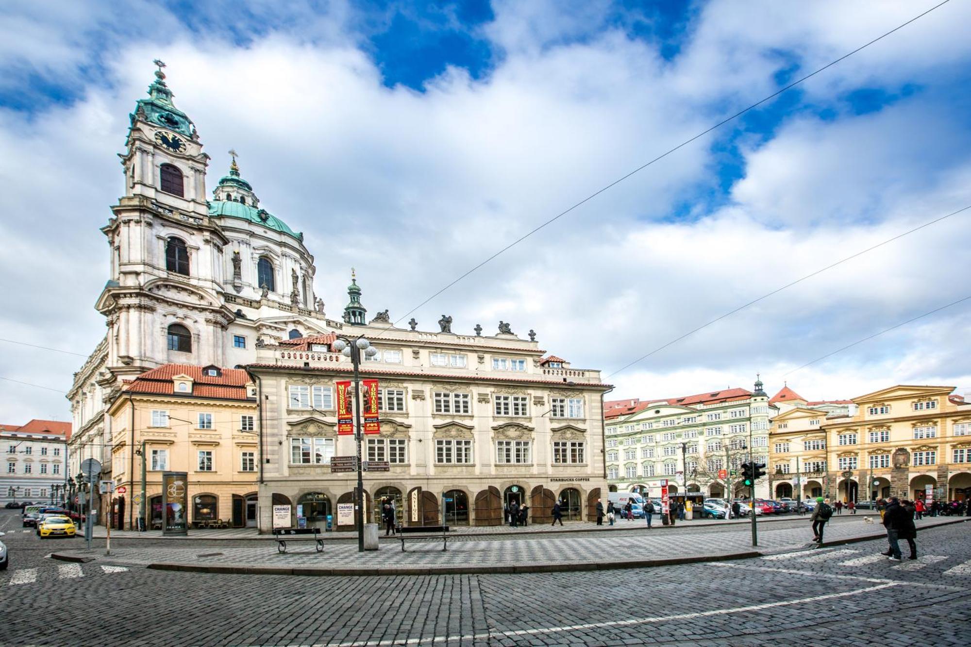 Miss Sophie'S Charles Bridge Hotel Praga Esterno foto